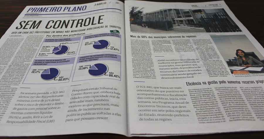 Aparência do jornal aberto (Foto: Karina Camargos Coutinho)